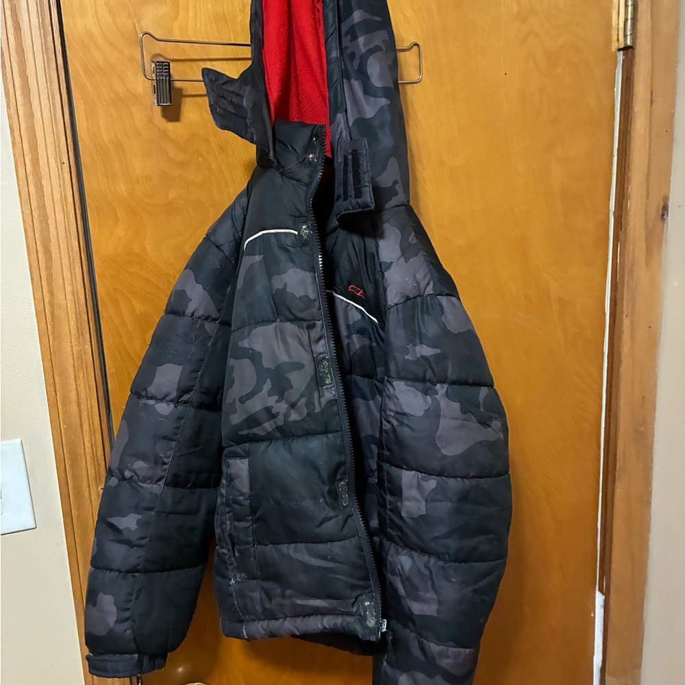 Camouflage Puffer Jacket with Red Lining